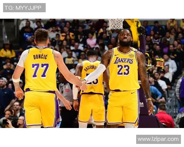 湖人逆转国王夺取2002年西决第七场精彩瞬间回顾 湖人逆转国王夺取2002年西决第七场精彩瞬间回顾