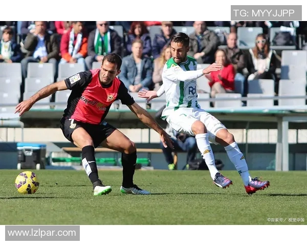 西乙联赛塔拉戈纳迎战艾科坎争夺关键三分的激烈对决